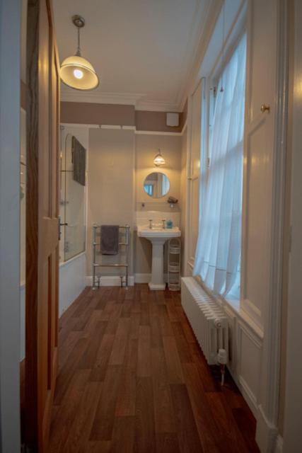 Forth Reflections Self Catering South Queensferry Экстерьер фото